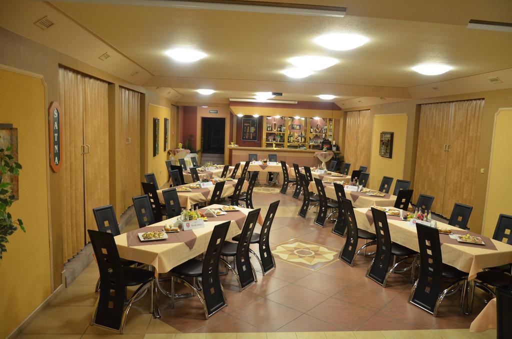 Hotel Relax U Drsu Tábor Buitenkant foto